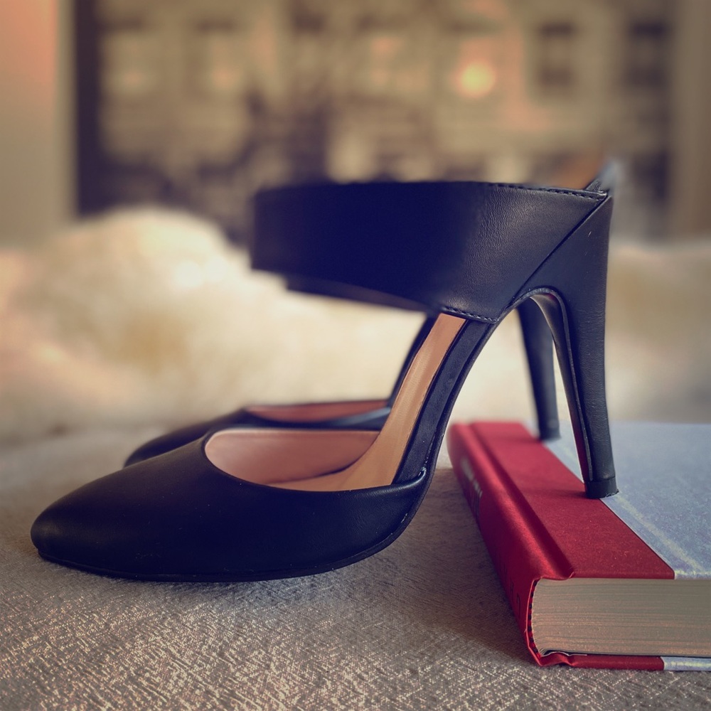Bonnibel 5” black vegan leather heel slides. US 9
